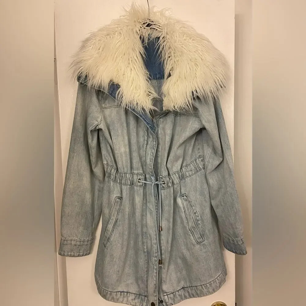 Show Me Your Mumu Montana Faux Fur Collar Denim Jacket Overcast Size Medium